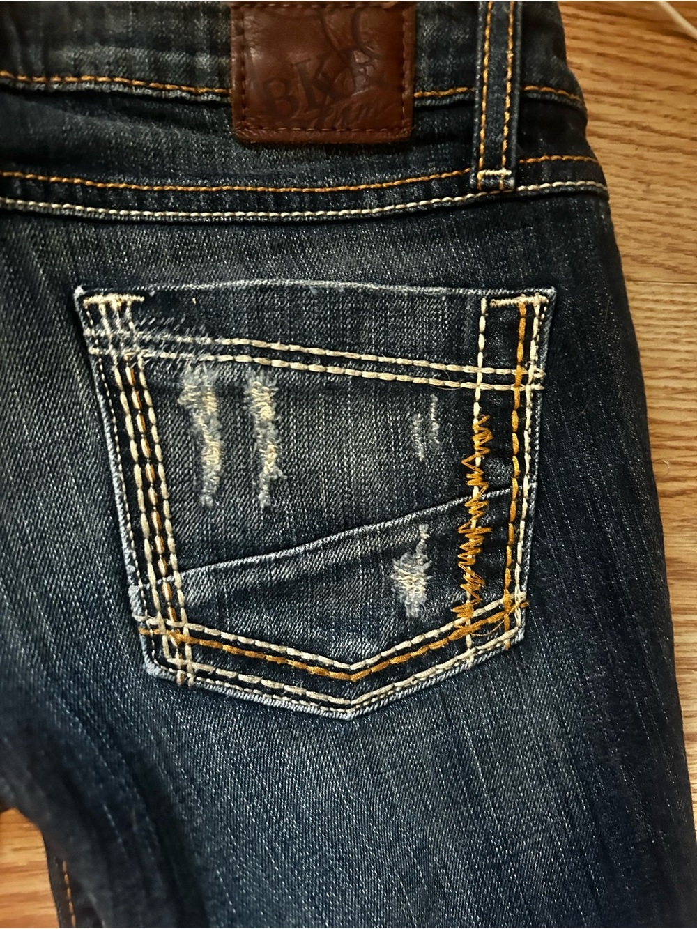 BKE Stella Women’s 25S Dark Wash Bootcut Jeans Distressed Contrast Stitch Y2K - Picture 7 of 7